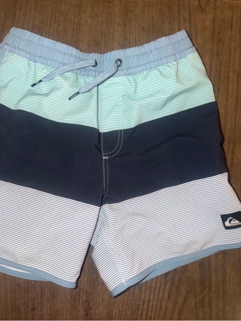 Quiksilver size 12Mint, Navy & White Striped Boardshorts
